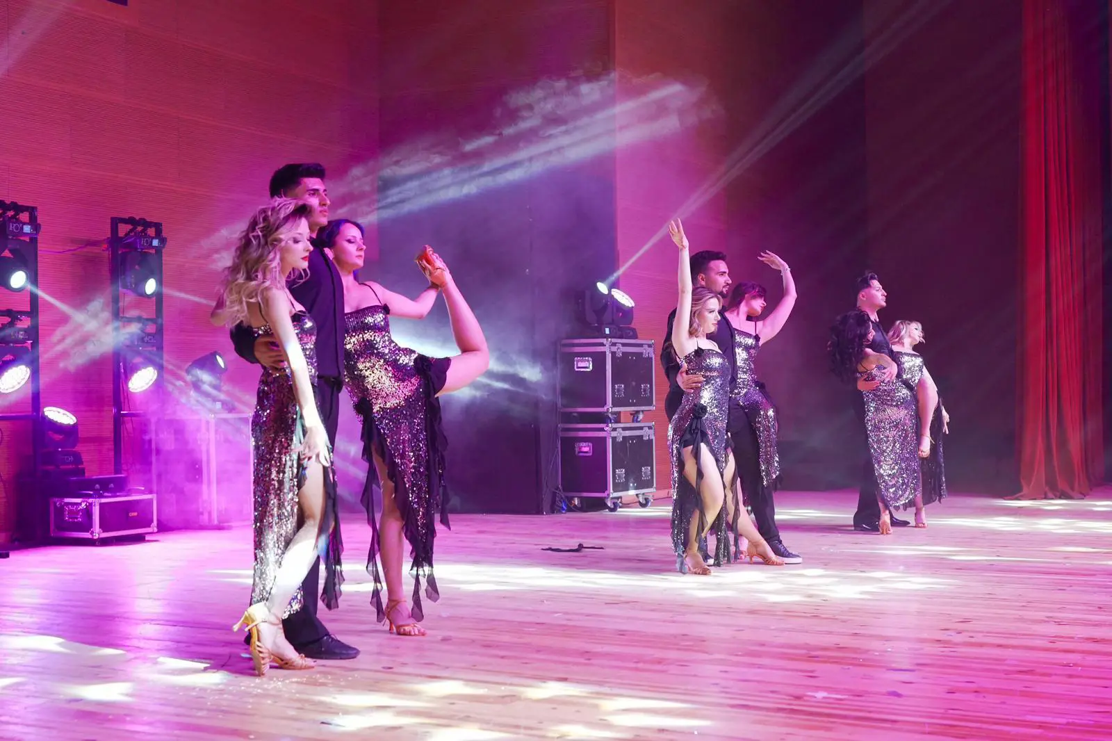 EDİRNE BELEDİYESİ MODERN DANS TOPLULUĞU’NDAN “DANSLARIN GECESİ”